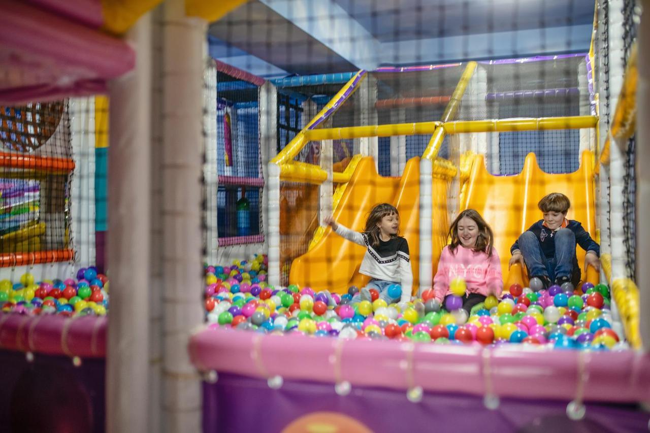 Hotel Nordic Twins & Wellness Rădăuţi Kültér fotó